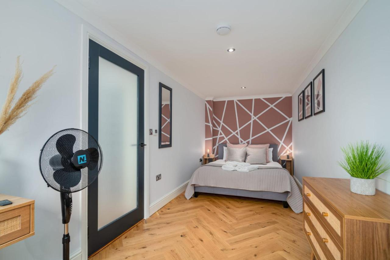 Guestready - Unique Home Near Wimbledon With Gorgeous Deck And Parking London Exterior foto