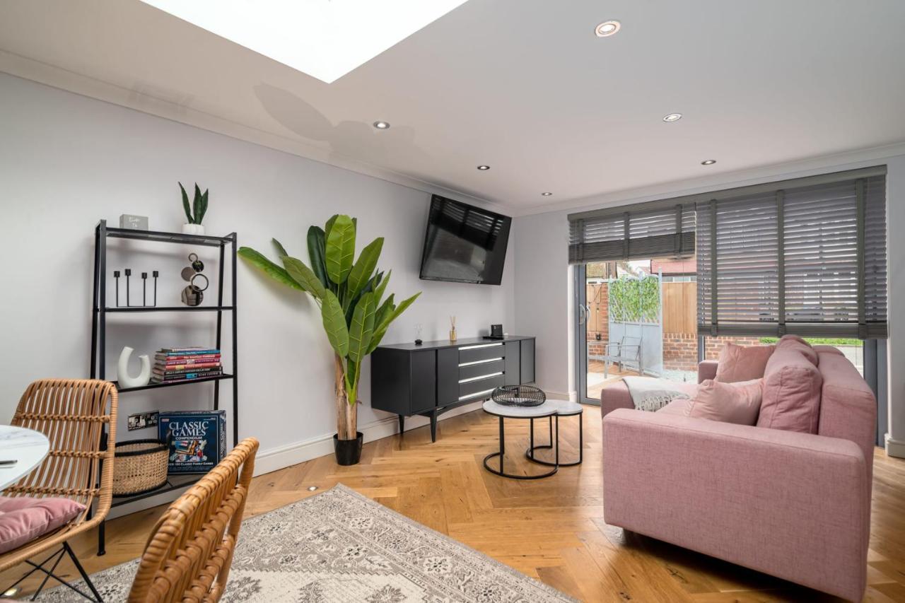 Guestready - Unique Home Near Wimbledon With Gorgeous Deck And Parking London Exterior foto