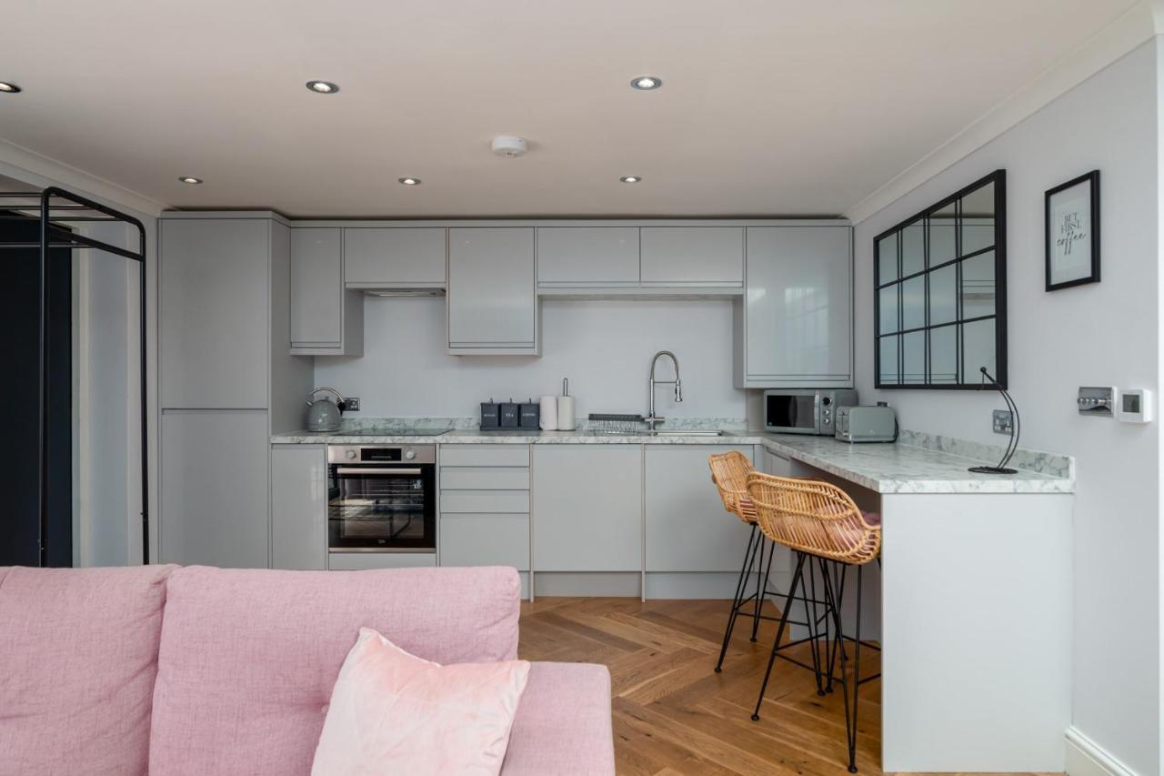Guestready - Unique Home Near Wimbledon With Gorgeous Deck And Parking London Exterior foto