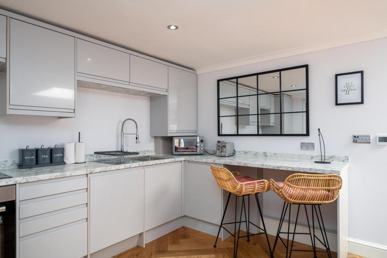 Guestready - Unique Home Near Wimbledon With Gorgeous Deck And Parking London Exterior foto